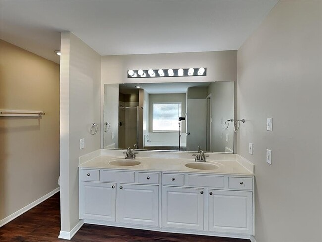 Building Photo - 16118 April Ridge Dr