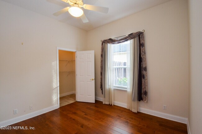 Building Photo - 11712 Blackstone River Dr