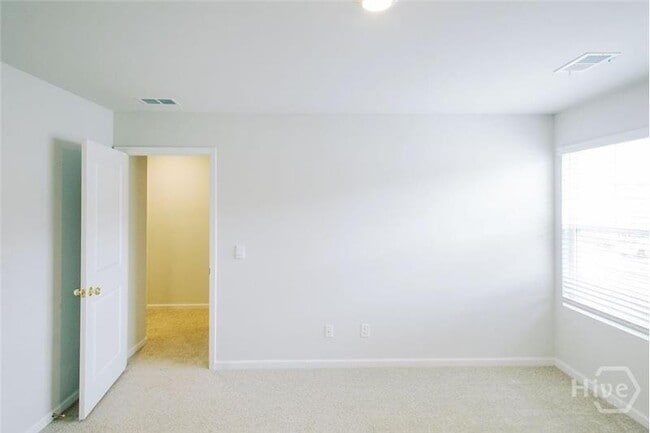 Building Photo - 123 Skylar Rd