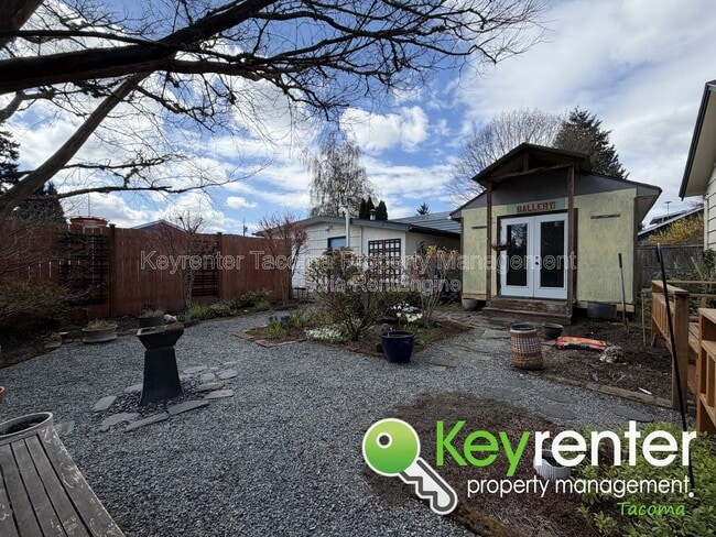 Building Photo - 4902 N 16th St