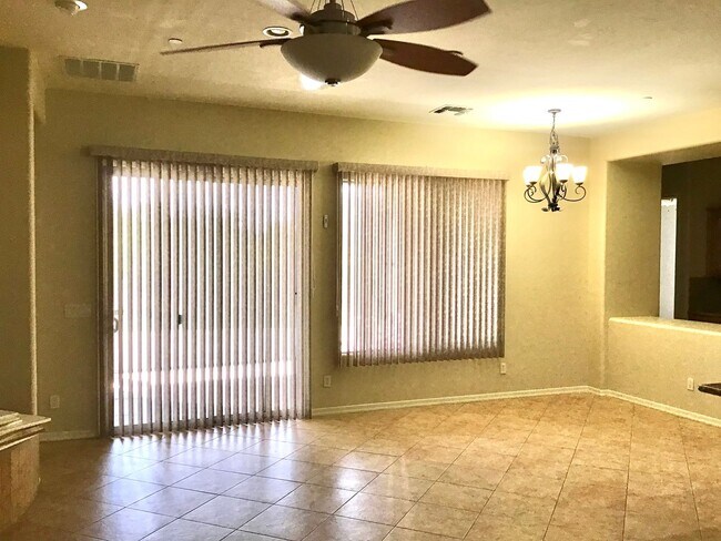 Building Photo - 5 Bdrm, 3 Full bath, clean nice home in Oro Valley-La Canada & Naranja