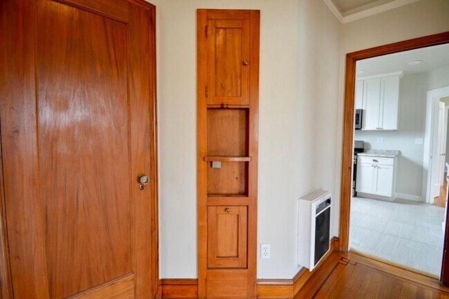 Building Photo - Beautifully Restored, Historic 3 BR + Bonus Room | 1 BA home in the Parkside/Sunset District