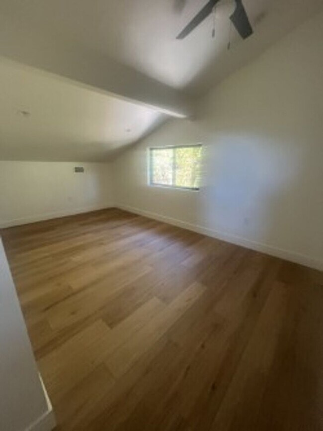 Building Photo - Beautifully Remodeled 4 Bedroom Home