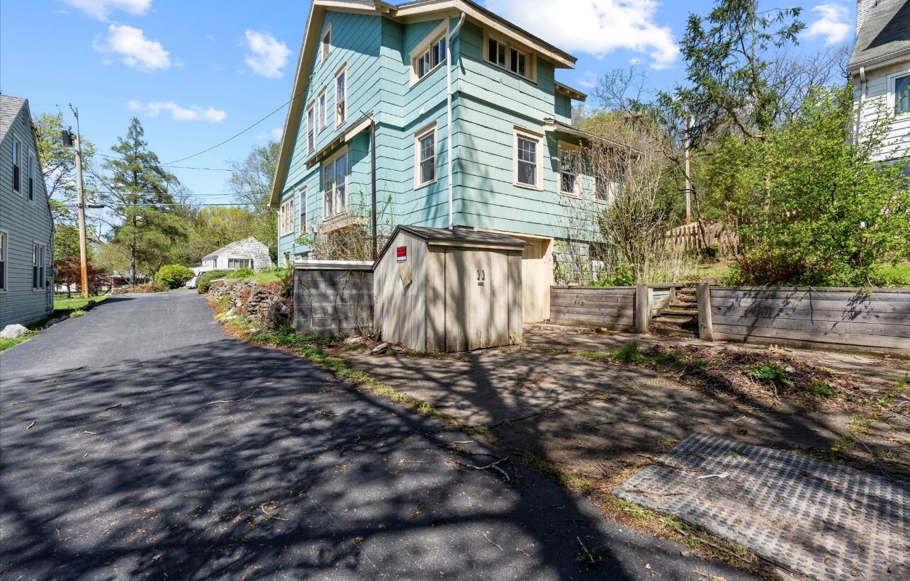 Building Photo - 114 Phelps Pl