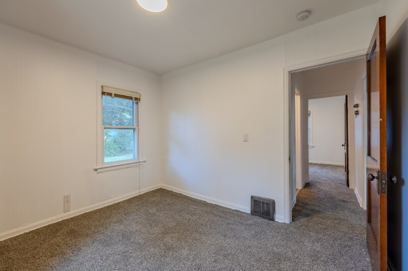 Building Photo - 997 Mohegan Trl