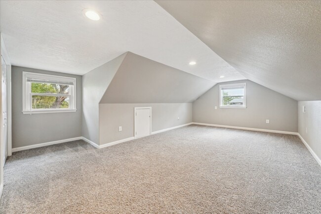 Building Photo - 205 W Bayou Dr