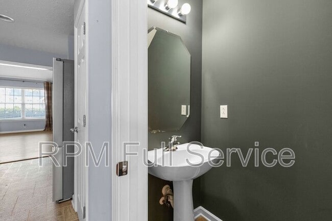 Building Photo - 3410 Risen Star Dr