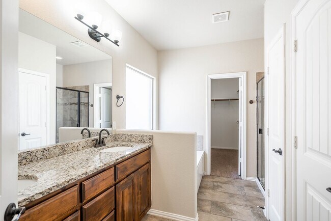 Building Photo - 6969 King Ranch Rd