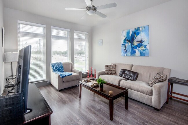 Building Photo - 1628-1898-1898 Wyndale St