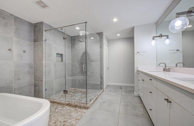 Building Photo - 6106 Shoal Creek Blvd