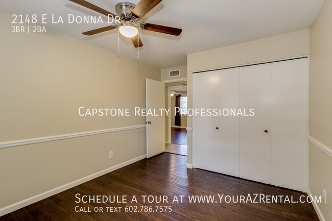 Building Photo - 2148 E La Donna Dr
