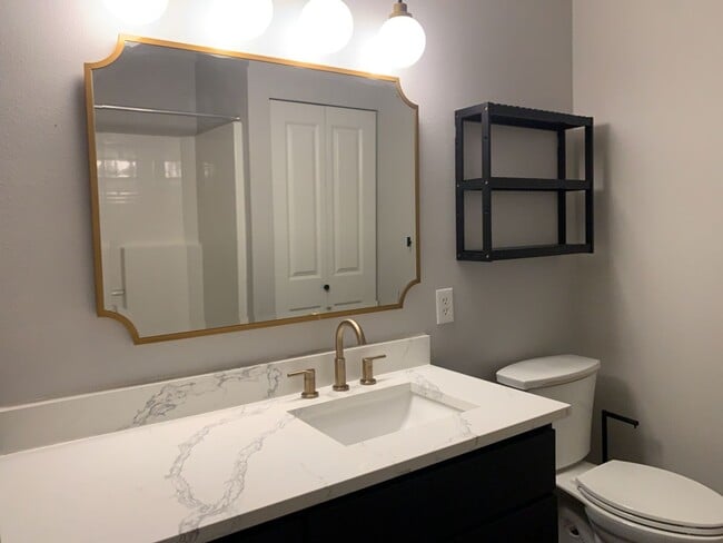 Building Photo - Charming 2Bed, 2Bath Condo in Auburn WA