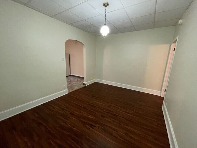 Building Photo - 1121 Tasker St