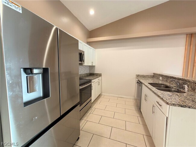 Building Photo - 4124 Skyline Blvd