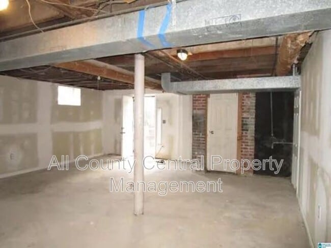 Building Photo - 1319 31st St N