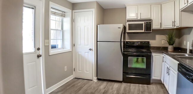 Kitchen - 3800 Greenleaf St