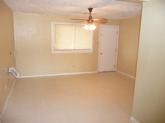 Building Photo - 2211 NW Crosby Ave