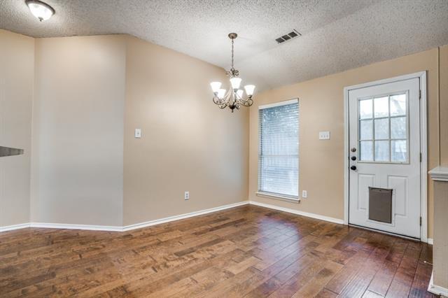 Building Photo - 1409 Meadowbrook Dr