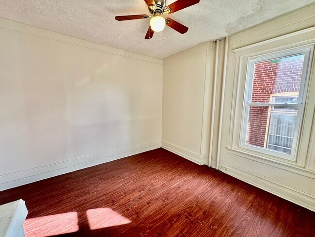 Building Photo - 43 S 13th St