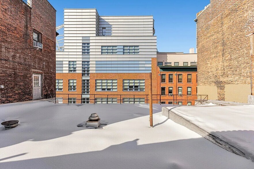 Building Photo - 257 Water St