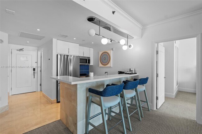 Building Photo - 4401 Collins Ave