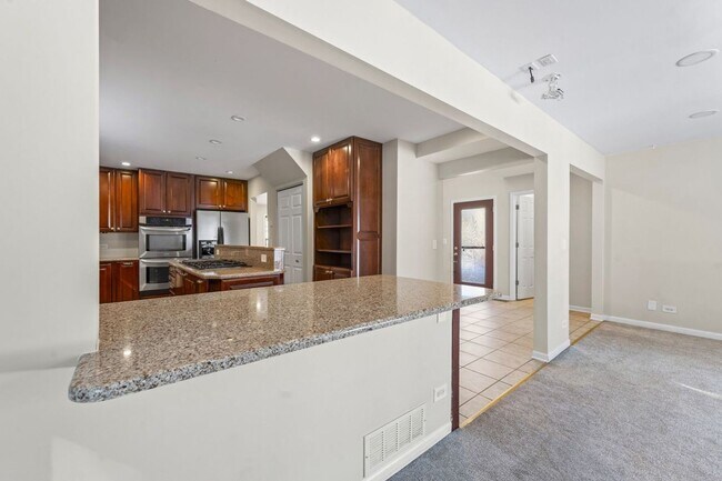 Building Photo - Updated 2-Story Home in Desirable Deerpath Subdivision - Available Immediately.