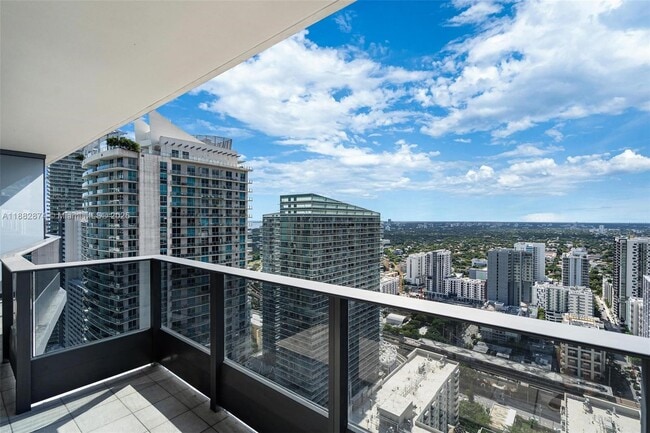 Building Photo - 1000 Brickell Plaza