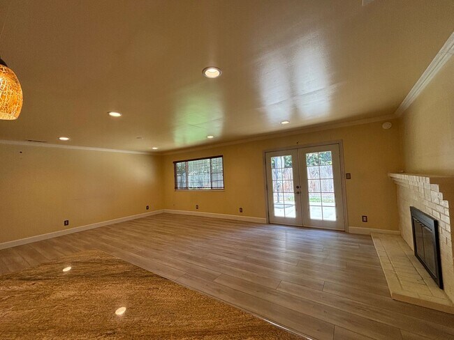 Building Photo - Beautiful Single-Story Gem in Vacaville!