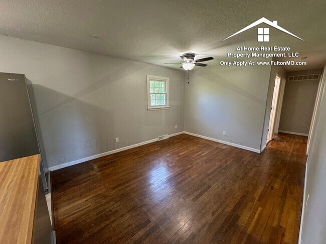 Building Photo - 1304 Bradley Ln
