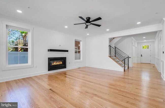 Building Photo - 4626 Brooks St NE