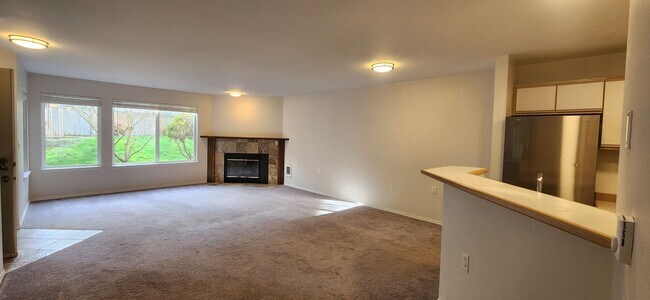Building Photo - 3 bedroom 2 bath First Floor Condo in Lake Stevens $2395.00