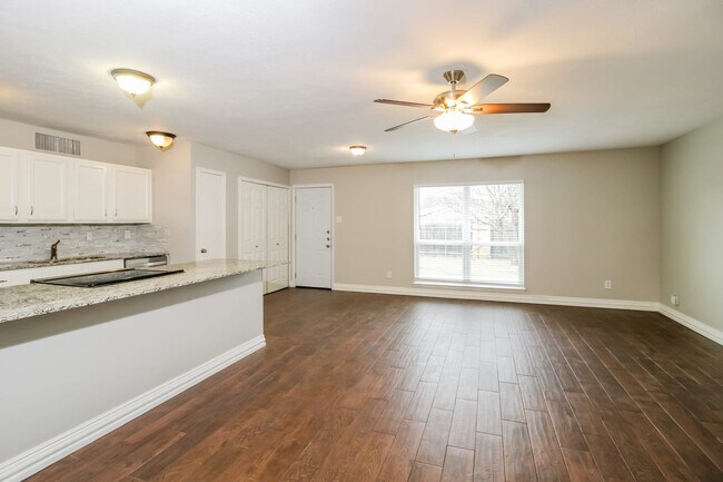 Building Photo - 5005 Griffin