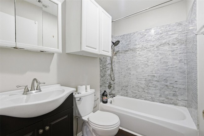 Building Photo - 2308 E 10th St