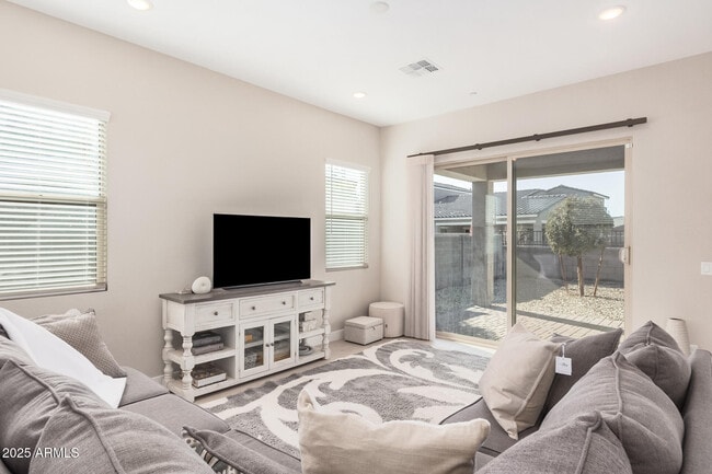 Building Photo - 1882 N 140th Dr