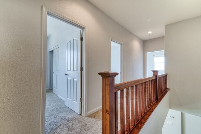 Building Photo - Spacious 4-Bedroom Home with Den – North Y...