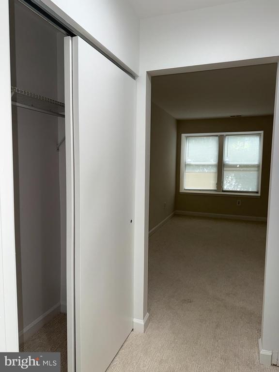 Building Photo - 3321 Sir Thomas Dr