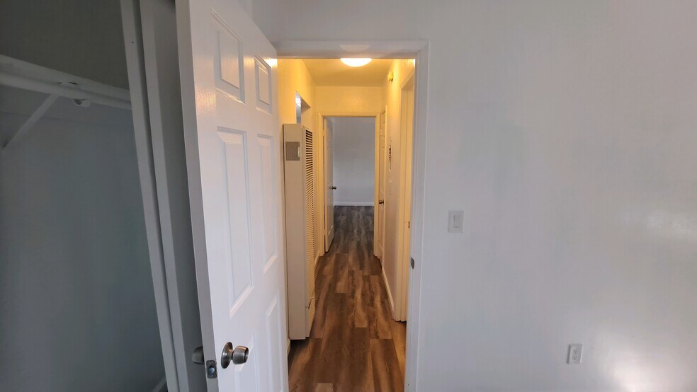 Building Photo - 621 Grand Fir Ave