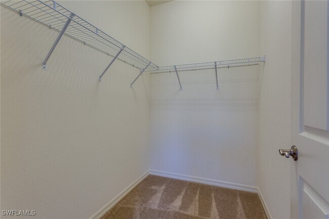 Building Photo - 9037 Alturas St