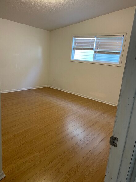 Building Photo - 2605 2nd Ave SW