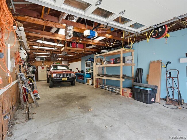 Building Photo - 1514 S Wilson Ave