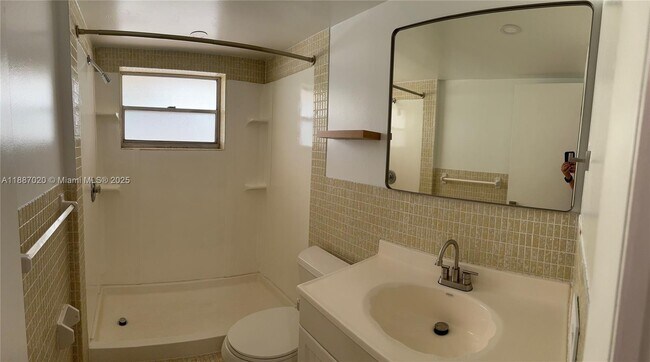 Building Photo - 5100 SW 90th Ave