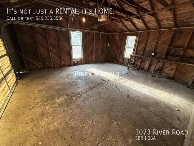 Building Photo - 3073 River Rd