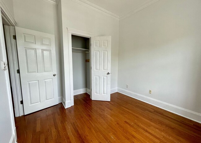 Building Photo - Available 8/1. Gorgeous 2 BR/1 BA Unit in ...