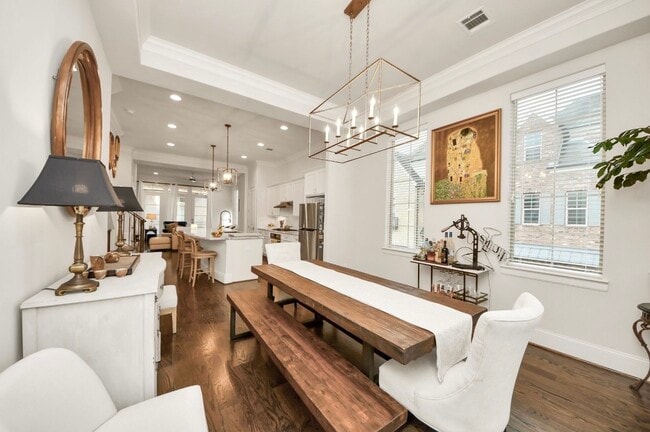 Building Photo - 15623 Broad St