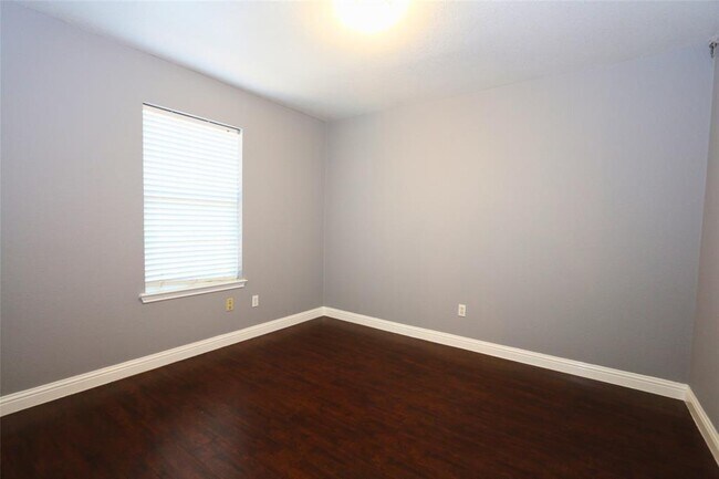Building Photo - 3222 Jorns St