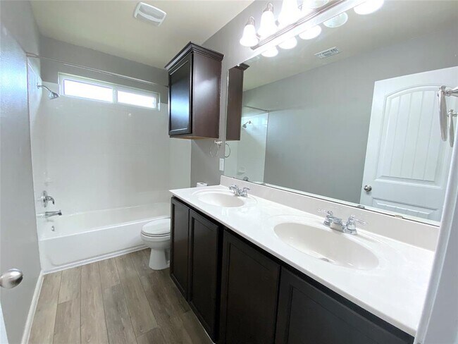 Building Photo - 122 Liard River Rd