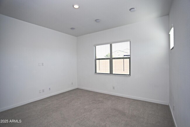 Building Photo - 4623 S 111th Dr