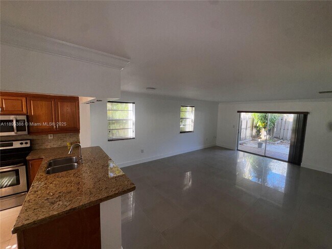 Building Photo - 8405 SW 137th Ave