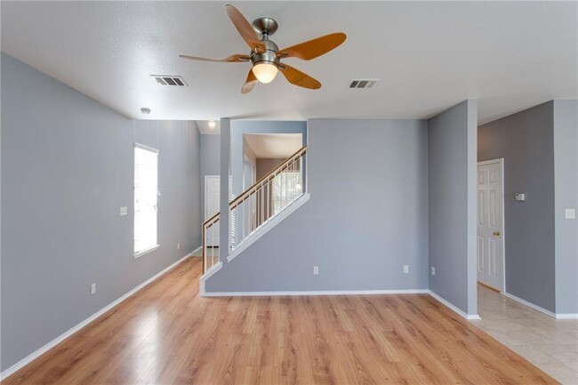 Building Photo - 1415 Fort LLoyd Pl
