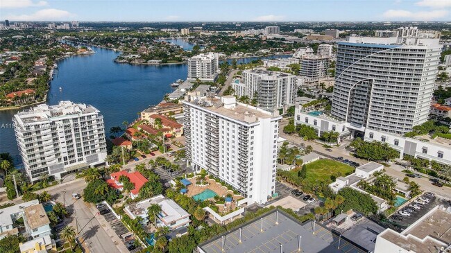 Building Photo - 336 N Birch Rd